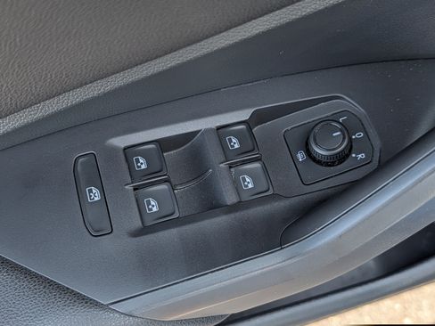 Used 2019 Volkswagen Jetta SEL Premium FWD image 19