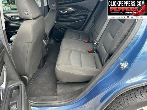 Used 2024 GMC Terrain SLE w/ Driver Convenience Package FWD image 14