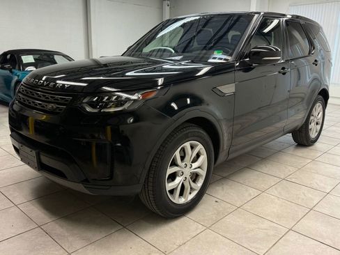 Used 2019 Land Rover Discovery SE image 3