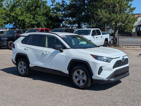 Used 2022 Toyota RAV4 LE AWD/4WD image 3
