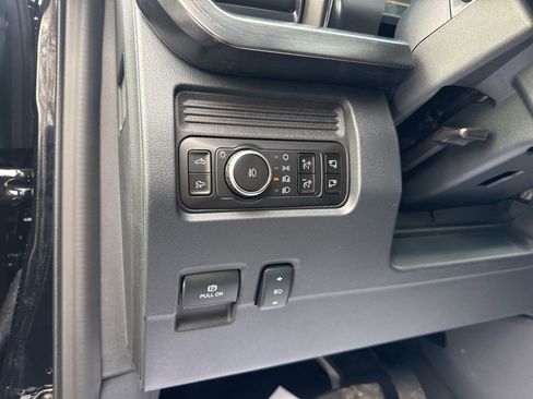 New 2026 Ford F250 Lariat w/ Black Appearance Package image 19