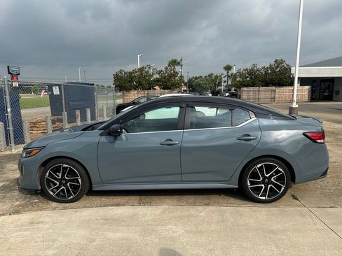 Used 2024 Nissan Sentra SR w/ SR Premium Package FWD image 8