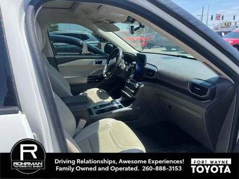 Used 2021 Ford Explorer Platinum w/ Equipment Group 601A AWD/4WD image 9