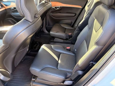 Certified 2022 Volvo XC90 T6 Momentum w/ Advanced Package image 15