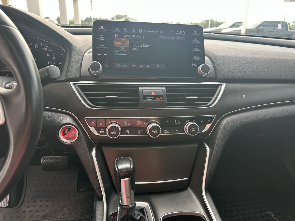 Used 2018 Honda Accord Touring image 4