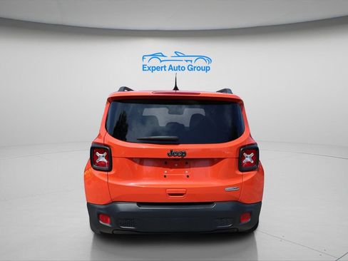 Used 2018 Jeep Renegade Latitude image 9