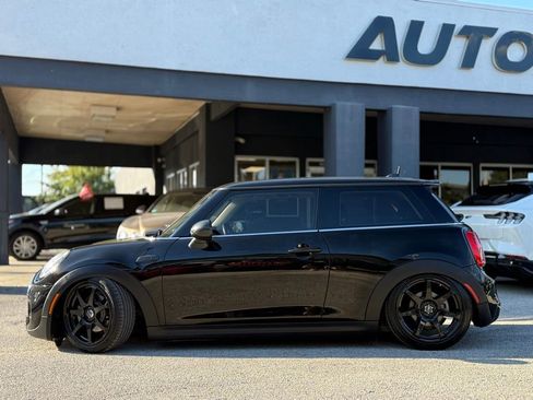 Used 2017 MINI Cooper S image 3