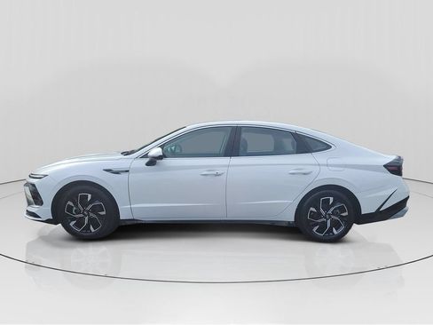 Used 2024 Hyundai Sonata SEL FWD image 4