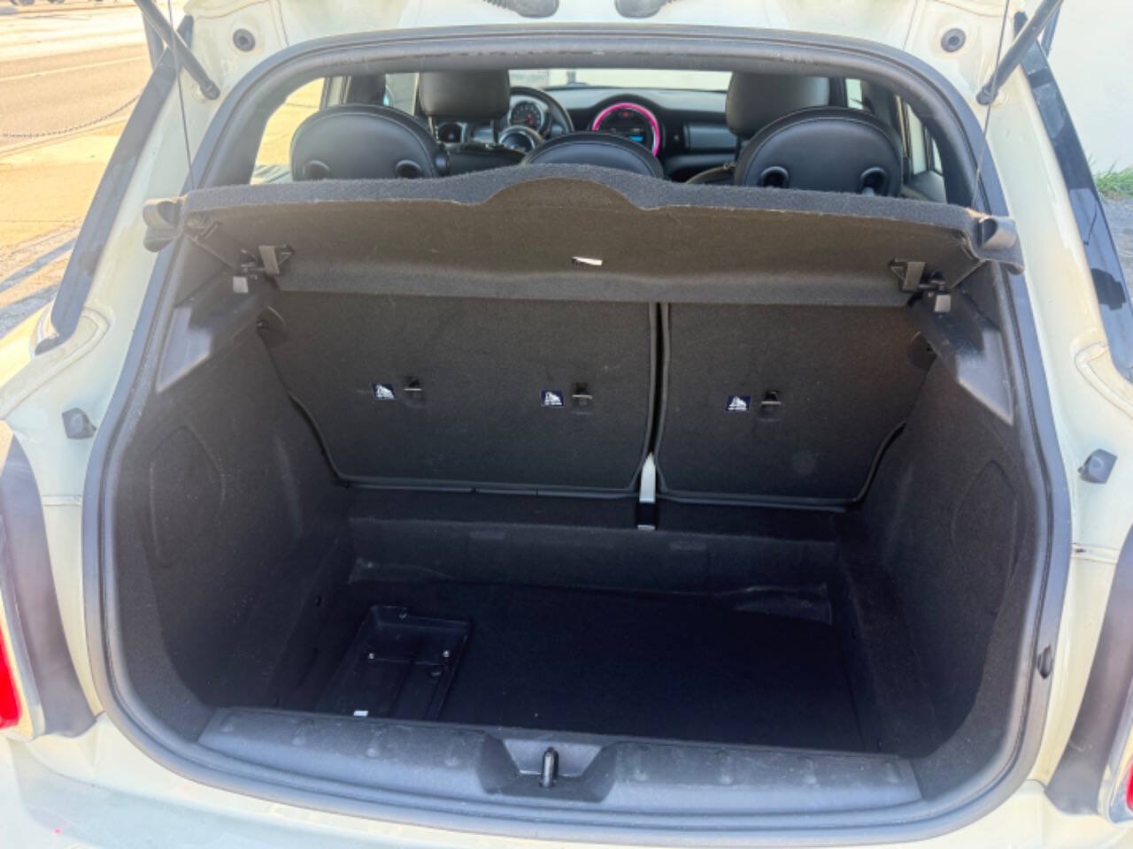 Used 2019 MINI Cooper 4-Door Hardtop FWD image 9