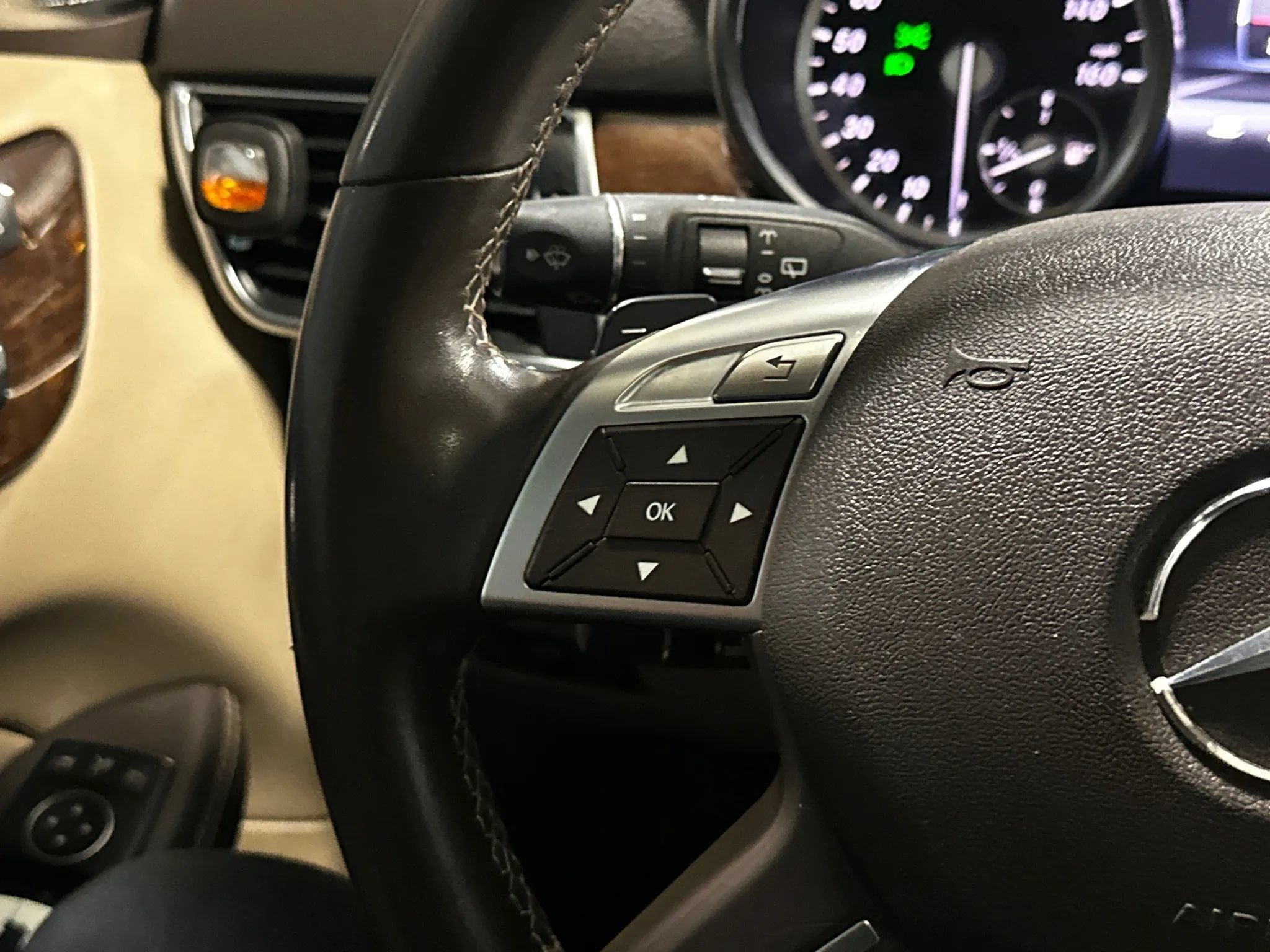 Used 2013 Mercedes-Benz ML 350 4MATIC image 29
