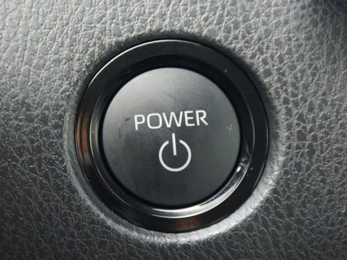 Used 2026 Toyota Camry Hybrid image 8