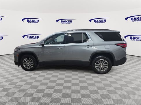 Used 2023 Chevrolet Traverse LT w/ Rear Camera Mirror Package image 8