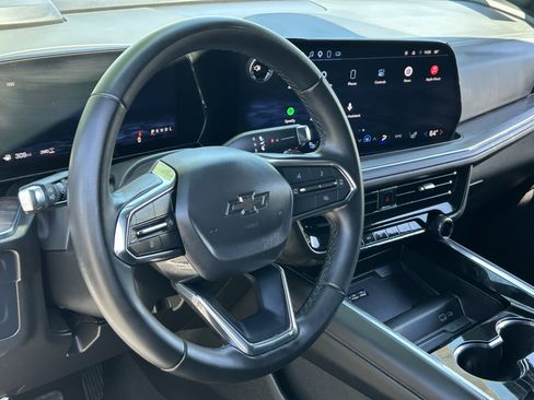Used 2025 Chevrolet Tahoe Z71 AWD/4WD image 25