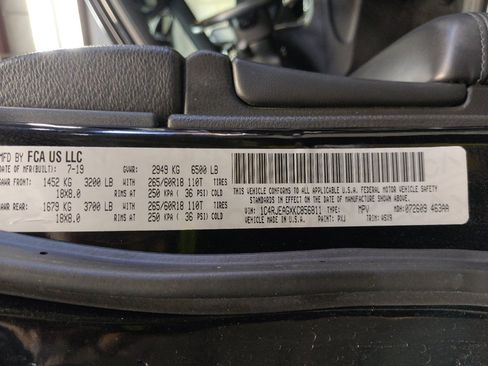 Used 2019 Jeep Grand Cherokee Laredo w/ 18" Wheel & 8.4" Radio Group image 33