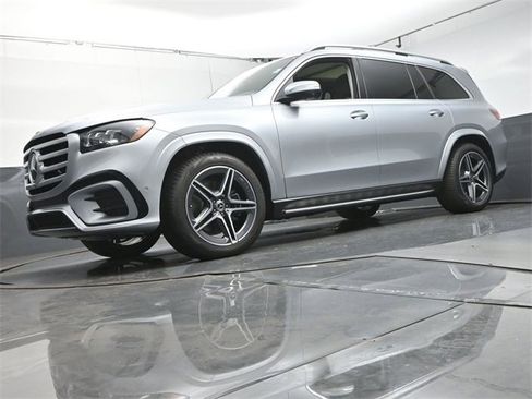 New 2026 Mercedes-Benz GLS 450 4MATIC image 36