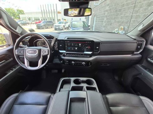 Used 2025 GMC Sierra 1500 SLT AWD/4WD image 15