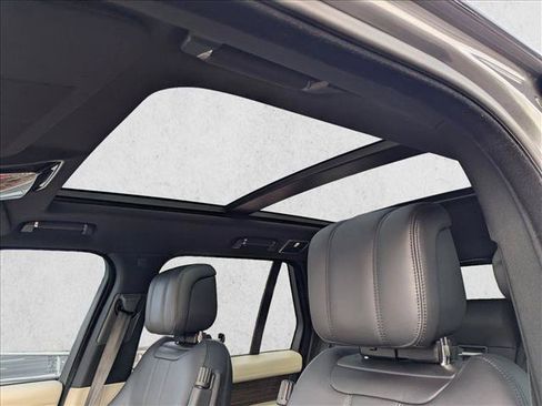 Used 2019 Land Rover Range Rover HSE AWD/4WD image 16