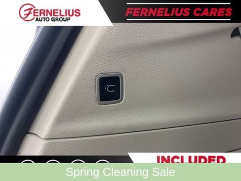 Used 2023 Chrysler Pacifica Limited FWD image 18