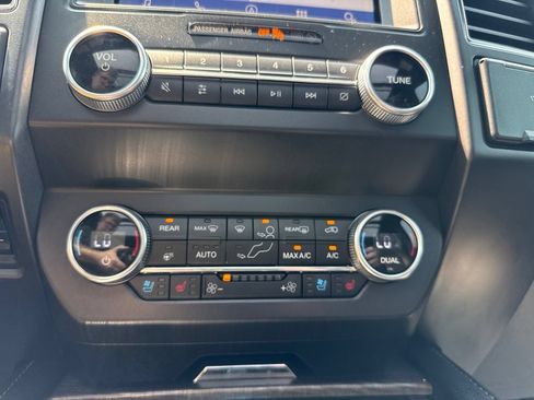 Used 2021 Ford Expedition Max Limited AWD/4WD image 22