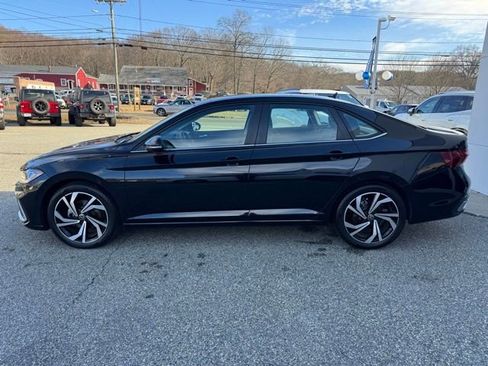 Certified 2025 Volkswagen Jetta SEL image 8