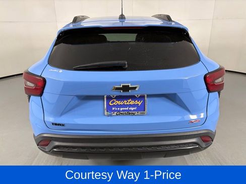 Used 2024 Chevrolet Trax RS w/ Driver Confidence Package FWD image 9