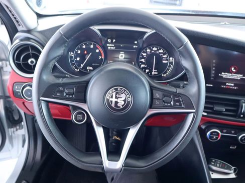 Used 2019 Alfa Romeo Giulia RWD image 20