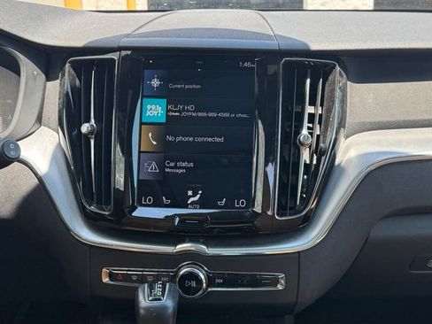 Used 2019 Volvo XC60 T5 Momentum w/ Premium Package AWD/4WD image 15
