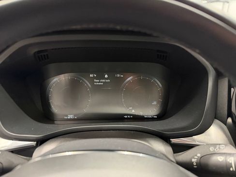 Used 2019 Volvo XC60 T5 Momentum w/ Multimedia Package AWD/4WD image 39