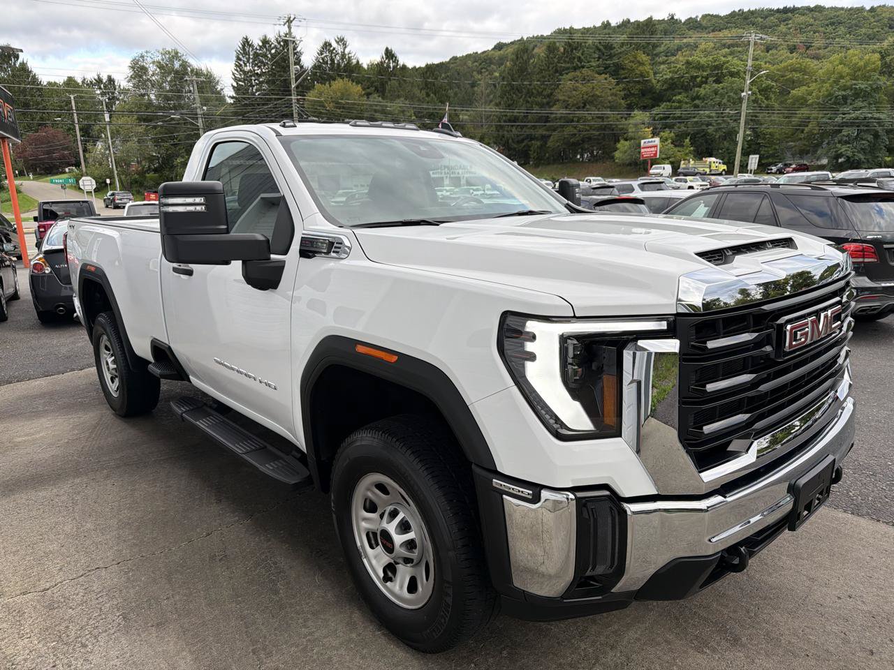 Used 2024 GMC Sierra 3500 Pro w/ Convenience Package AWD/4WD image 3