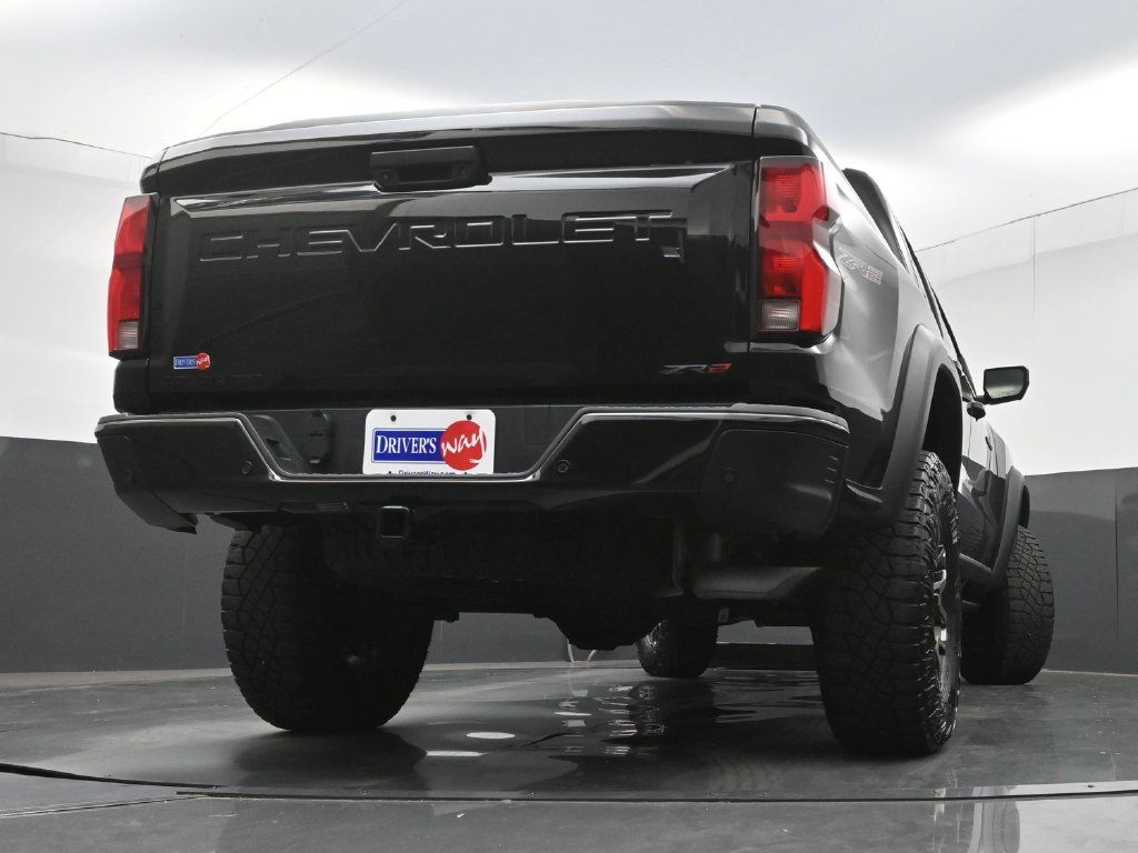 Used 2023 Chevrolet Colorado ZR2 w/ ZR2 Convenience Package III AWD/4WD image 30