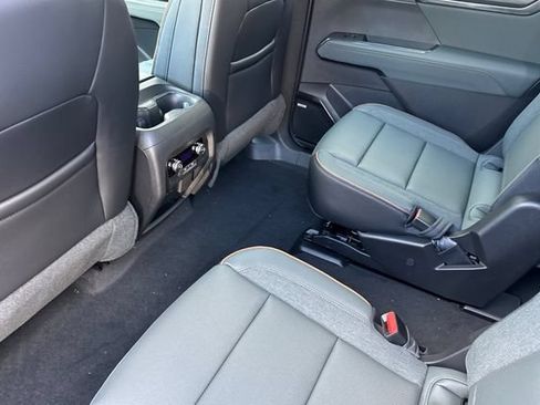 Used 2026 GMC Acadia AT4 AWD/4WD image 12