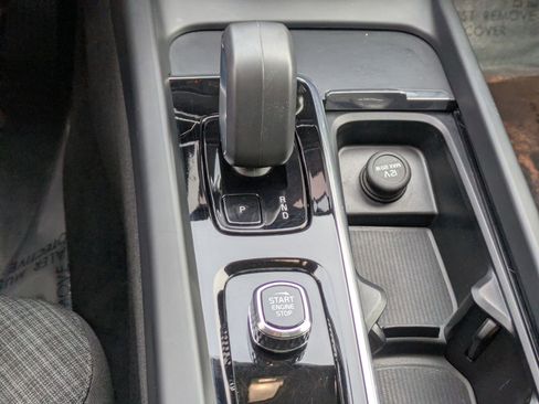 Certified 2024 Volvo XC60 B5 Core w/ Protection Package Premier image 24