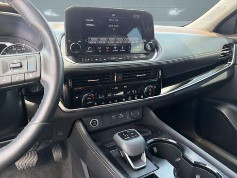 Used 2022 Nissan Rogue SL w/ SL Premium Package FWD image 25