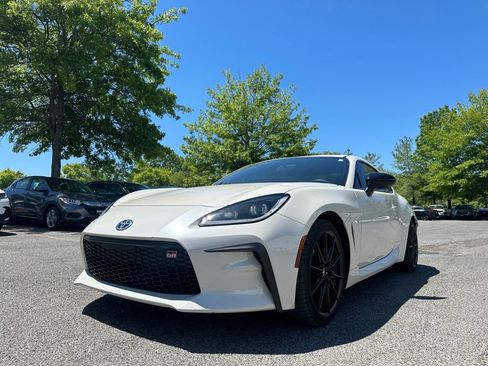 Used 2024 Toyota GR86 Premium RWD image 32