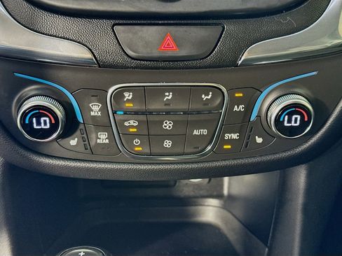 Used 2019 Chevrolet Equinox LT image 19