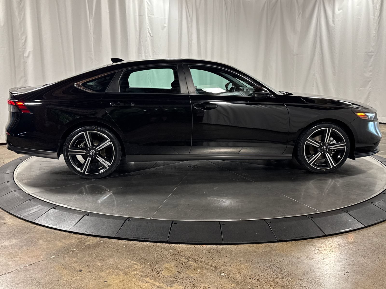 Certified 2023 Honda Accord Sport image 6