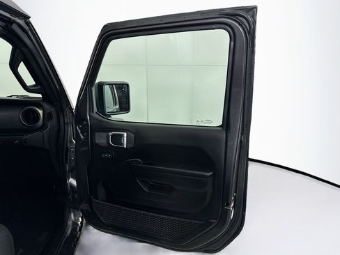 Used 2021 Jeep Wrangler Sport S image 31