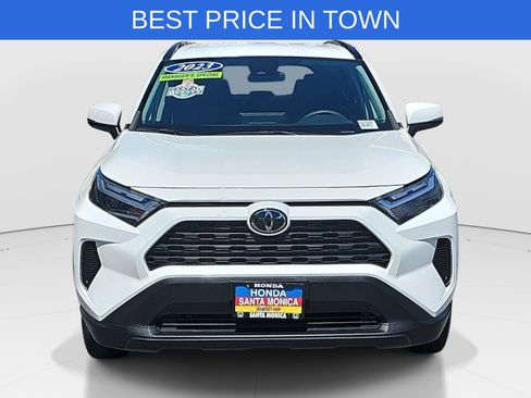 Used 2023 Toyota RAV4 XLE AWD/4WD image 2