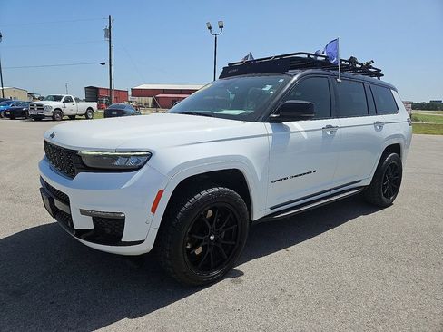 Used 2023 Jeep Grand Cherokee L Summit AWD/4WD image 2