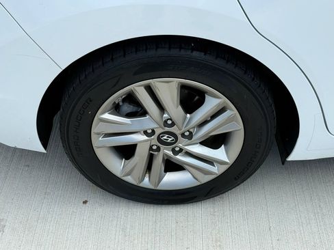 Used 2019 Hyundai Elantra SEL w/ Cargo Package FWD image 41