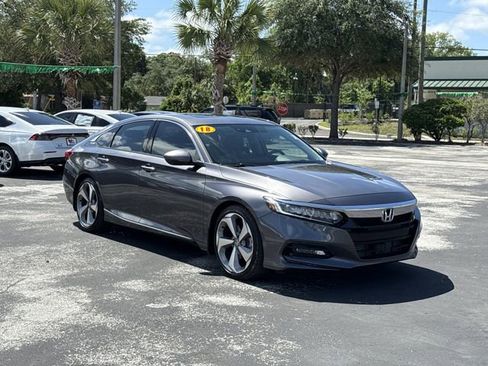 Used 2018 Honda Accord Touring image 2