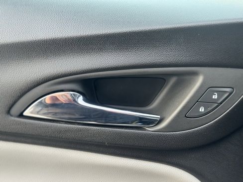 Used 2023 Chevrolet Equinox LS w/ LS Convenience Package image 24