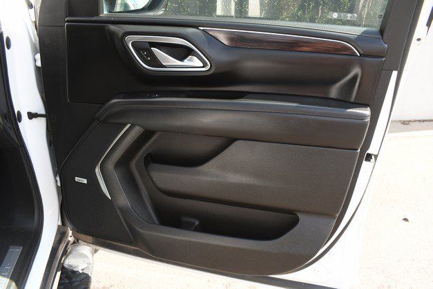 Used 2023 Chevrolet Tahoe Z71 w/ Luxury Package AWD/4WD image 23