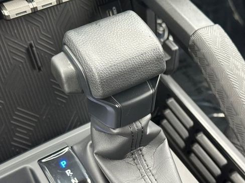 Used 2025 Toyota Tacoma SR5 image 33