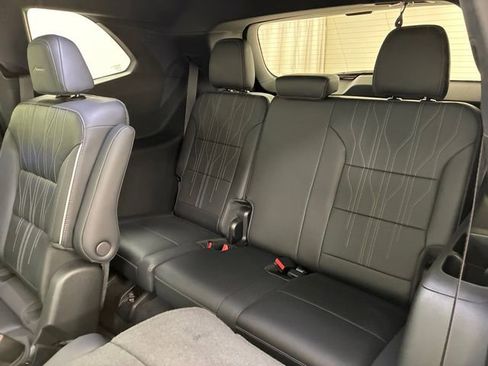 Certified 2025 Buick Enclave Avenir w/ Super Cruise Package AWD/4WD image 18