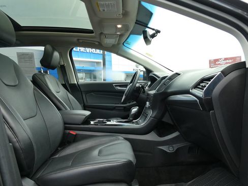 Used 2017 Ford Edge Titanium w/ Equipment Group 301A AWD/4WD image 13