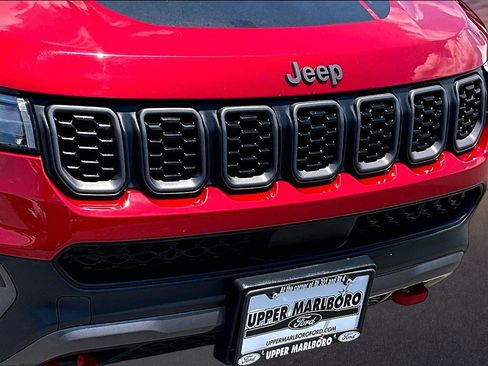 Used 2025 Jeep Compass Trailhawk AWD/4WD image 28