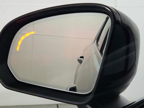 Certified 2026 Volvo XC40 B5 Plus w/ Protection Package Premier AWD/4WD image 15