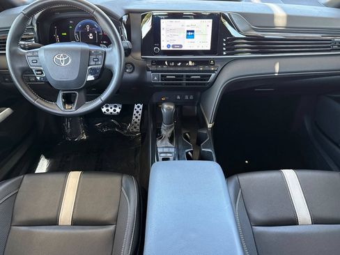 Used 2025 Toyota Camry SE FWD image 21