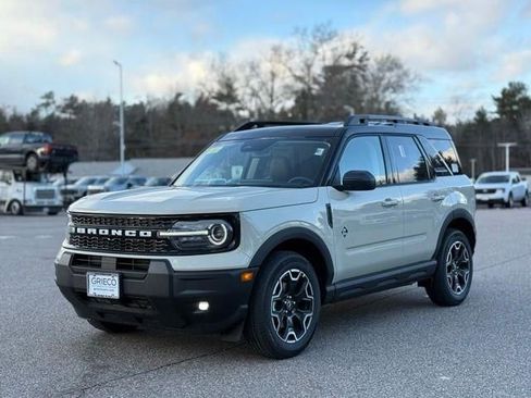 New 2025 Ford Bronco Sport Outer Banks image 9